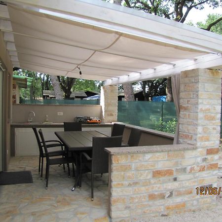Holiday Park Mimoza Basanija Ngoại thất bức ảnh
