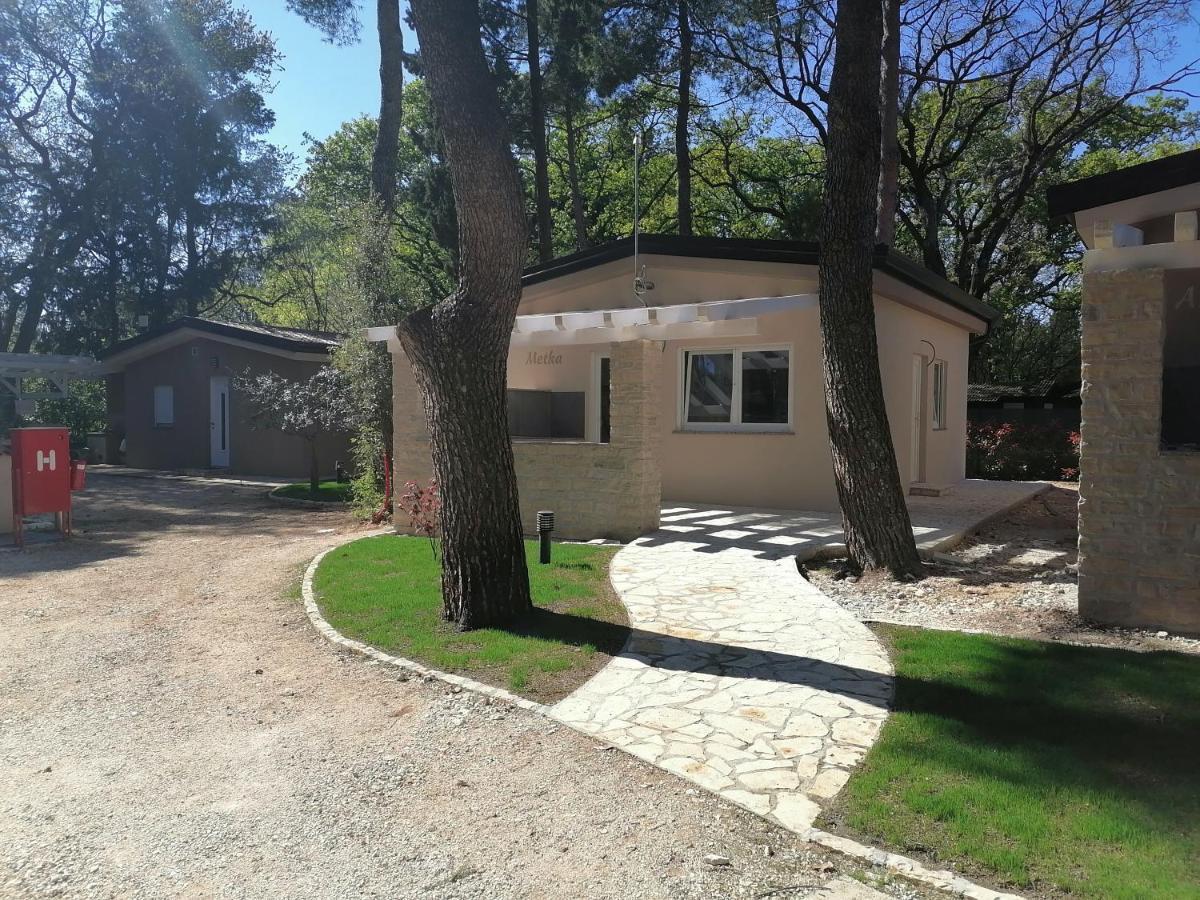 Holiday Park Mimoza Basanija Ngoại thất bức ảnh