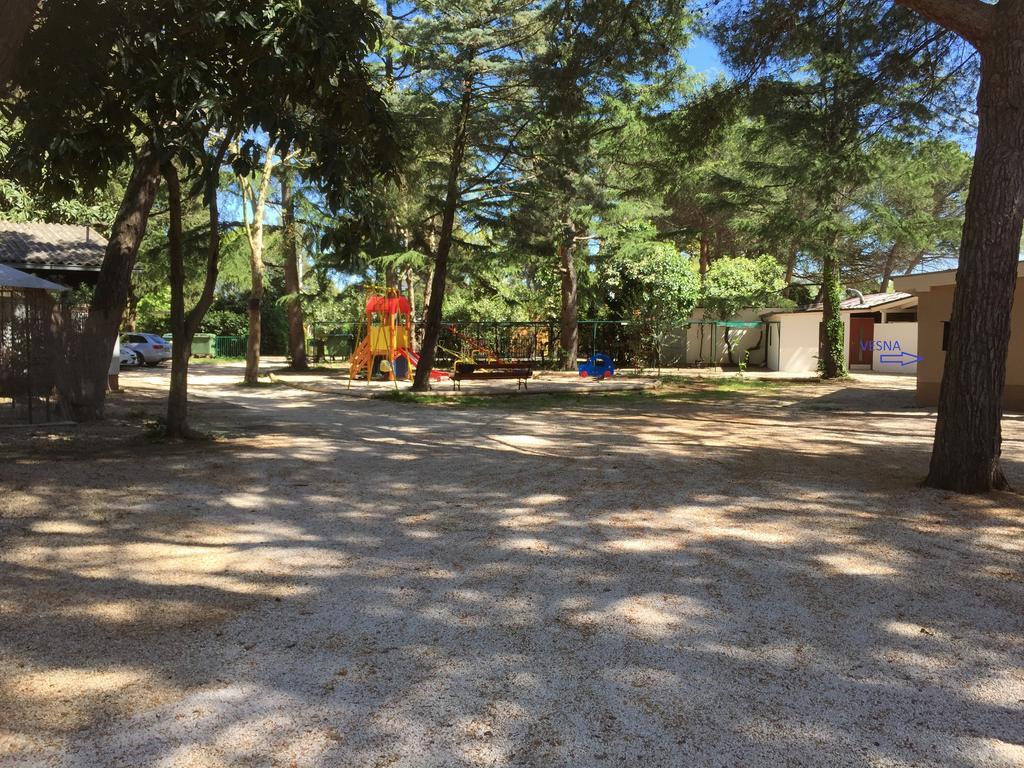 Holiday Park Mimoza Basanija Ngoại thất bức ảnh