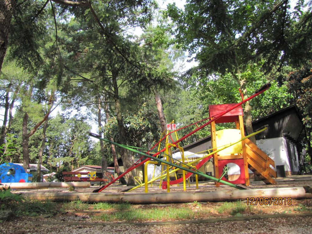 Holiday Park Mimoza Basanija Ngoại thất bức ảnh