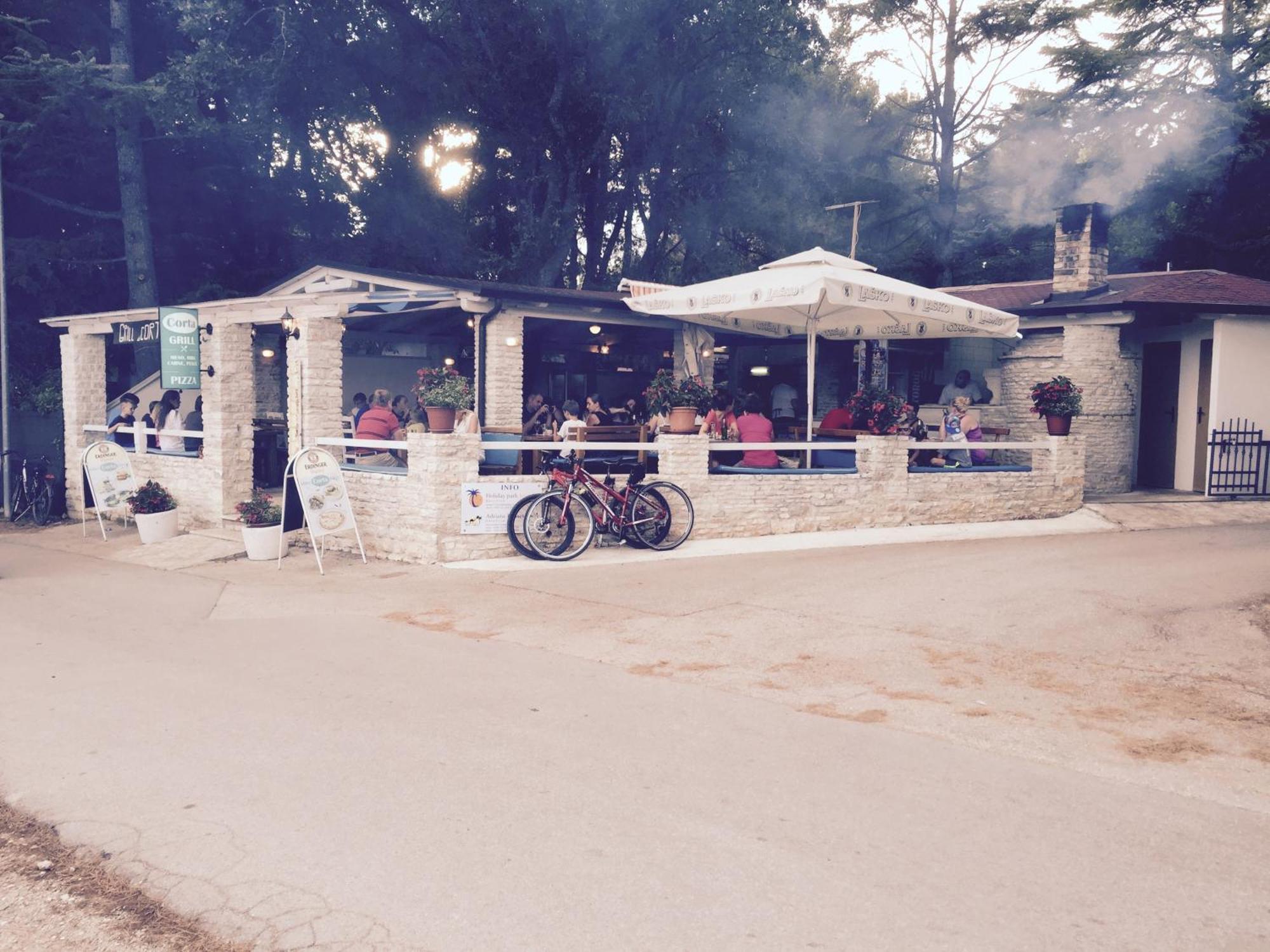 Holiday Park Mimoza Basanija Ngoại thất bức ảnh