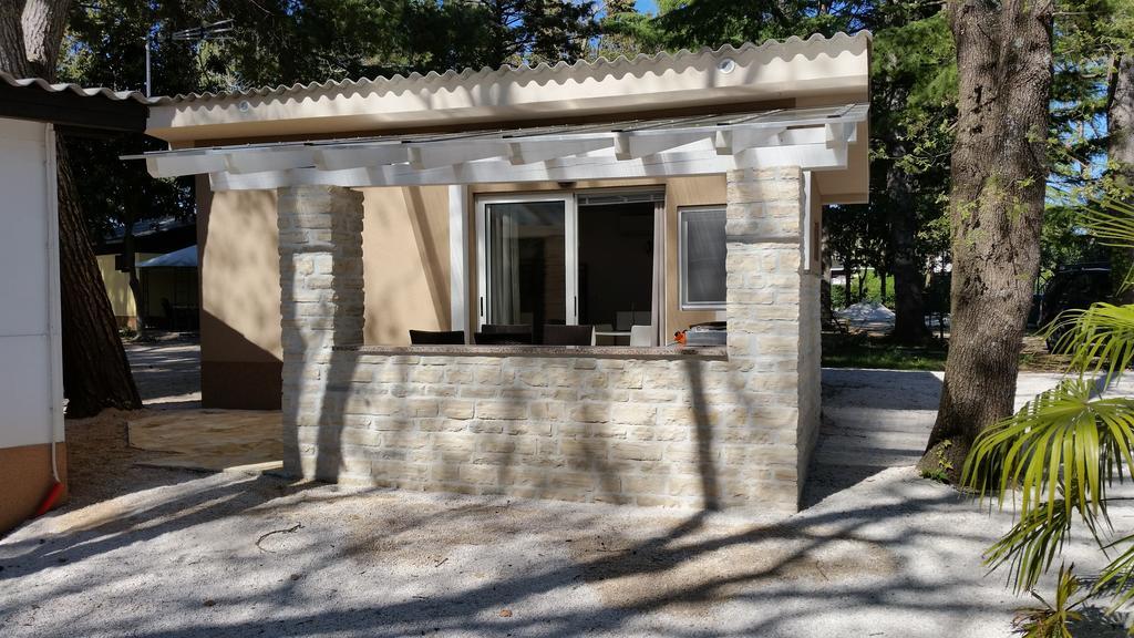 Holiday Park Mimoza Basanija Ngoại thất bức ảnh