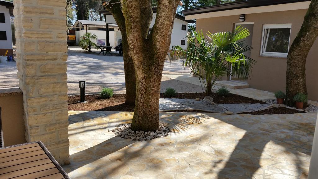 Holiday Park Mimoza Basanija Ngoại thất bức ảnh