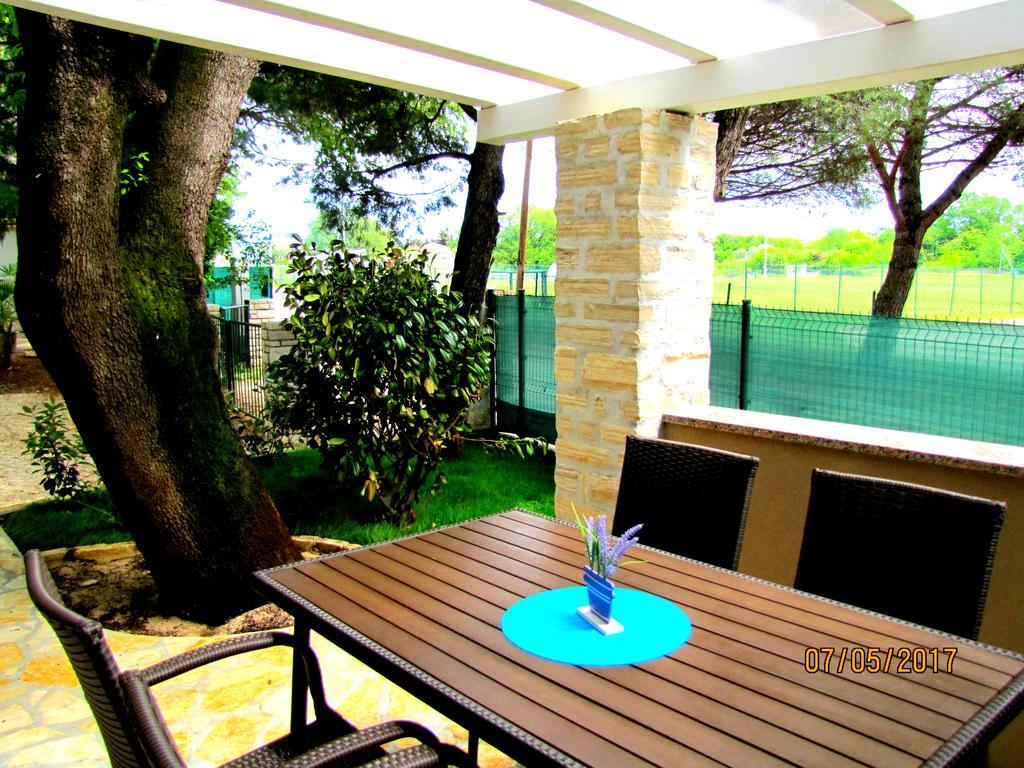 Holiday Park Mimoza Basanija Ngoại thất bức ảnh