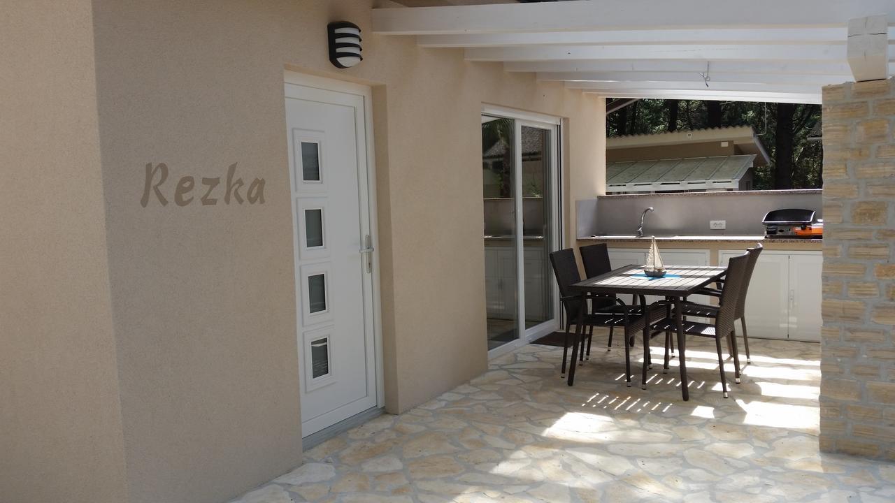 Holiday Park Mimoza Basanija Ngoại thất bức ảnh