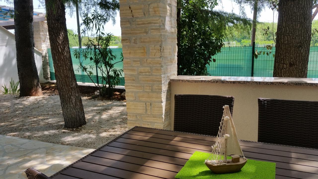 Holiday Park Mimoza Basanija Ngoại thất bức ảnh